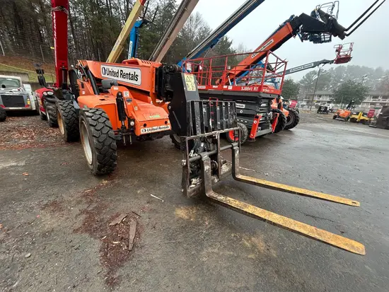 2017 SKYTRAK 6042 Forklift