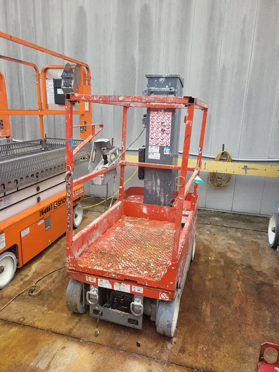 2017 Skyjack SJ16 Self-Propelled One-Person Lift