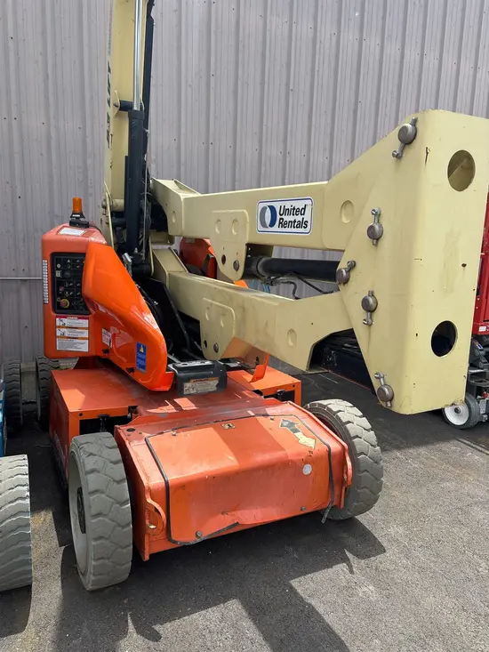 2017 JLG E400AN Articulating Boom Lift