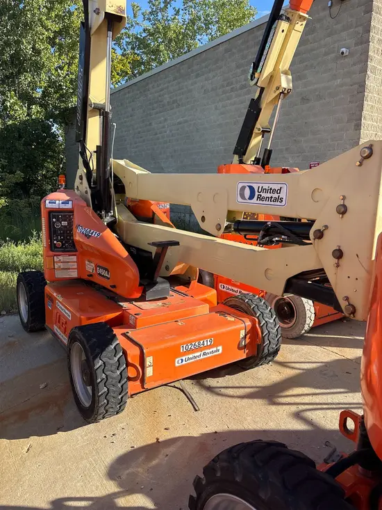 2014 JLG E450AJ Articulating Boom Lift