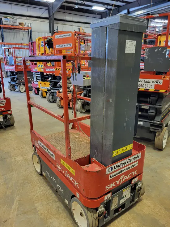 2018 Skyjack SJ16 Self-Propelled One-Person Lift