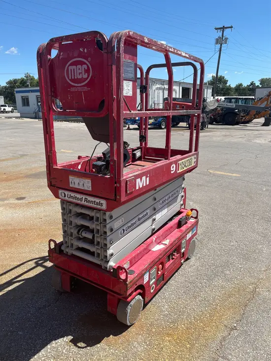 2018 MEC MICRO 19 Scissor Lift