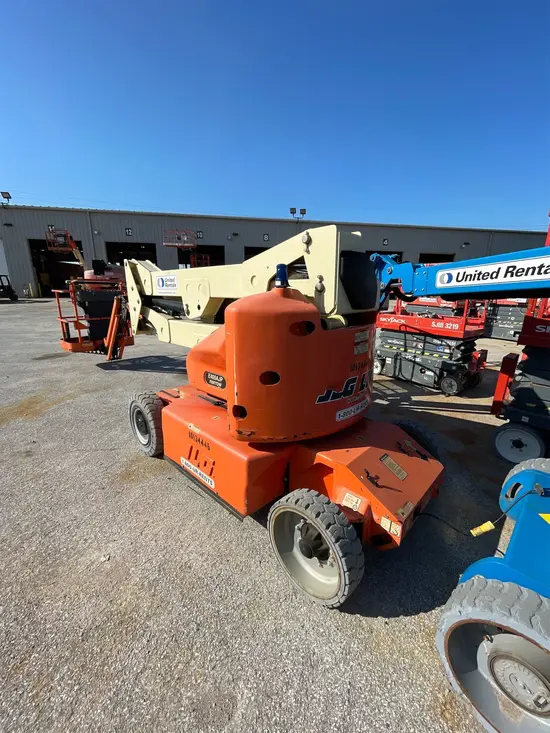 2013 JLG E400AJPN Articulating Boom Lift