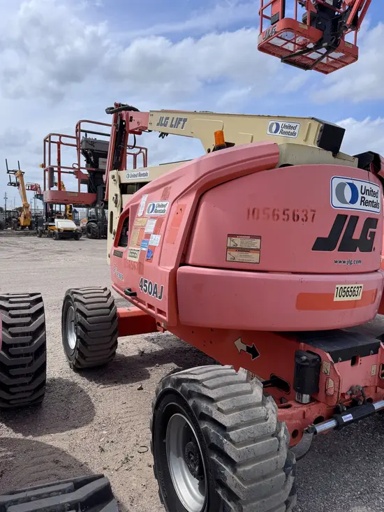 2017 JLG 450AJ Articulating Boom Lift