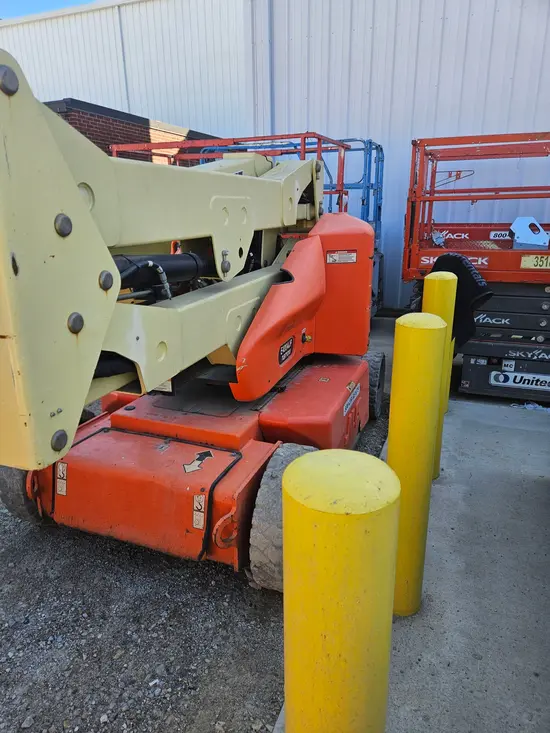 2012 JLG E400AJPN Articulating Boom Lift