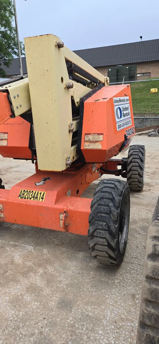2017 JLG 340AJ Articulating Boom Lift