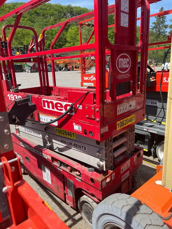2017 MEC 1930SE Scissor Lift