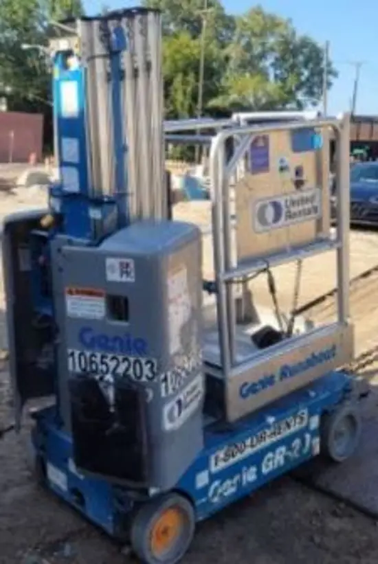 2017 Genie GR-20 Self-Propelled One-Person Lift