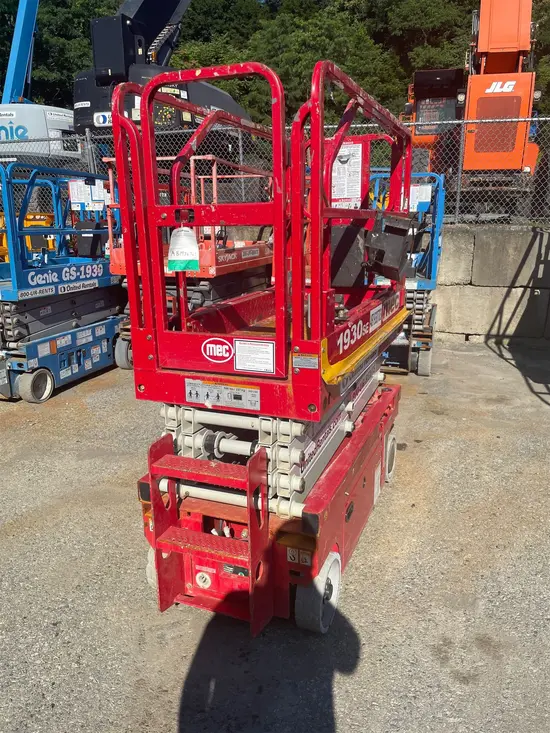 2018 MEC 1930SE Scissor Lift