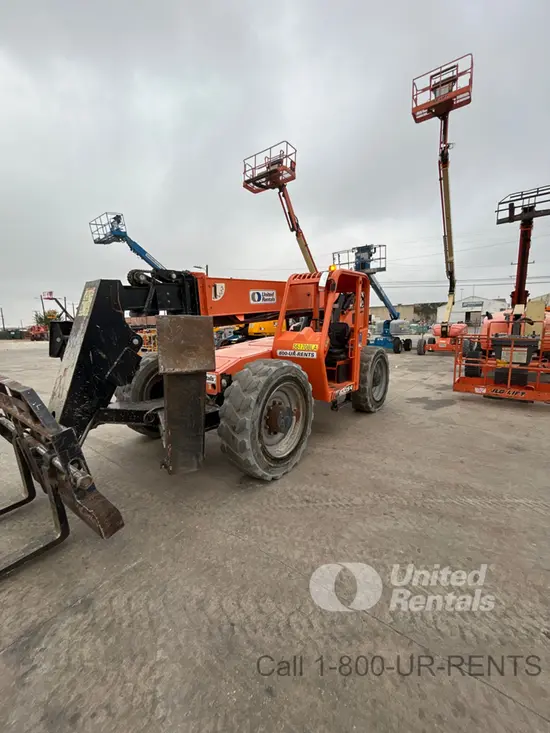 2017 SKYTRAK 10054 Forklift