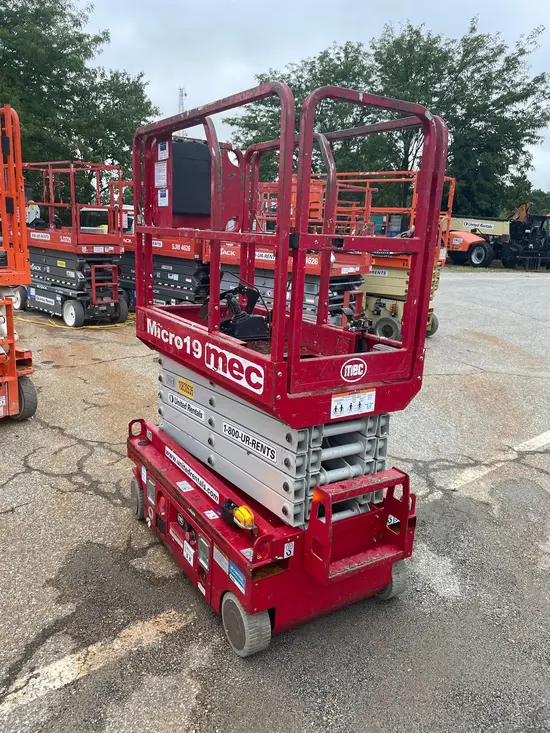 2018 MEC MICRO 19 Scissor Lift