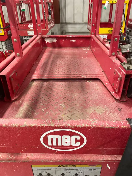 2018 MEC MICRO 19 Scissor Lift