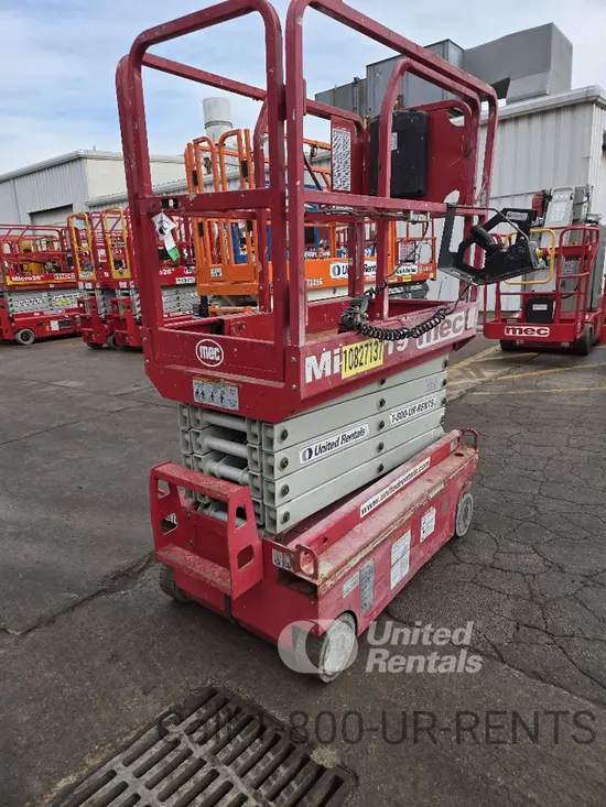 2018 MEC MICRO 19 Scissor Lift