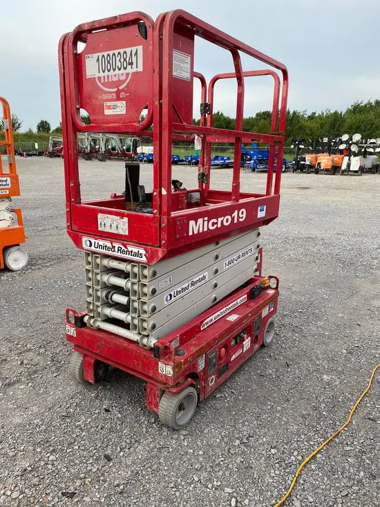 2018 MEC MICRO 19 Scissor Lift