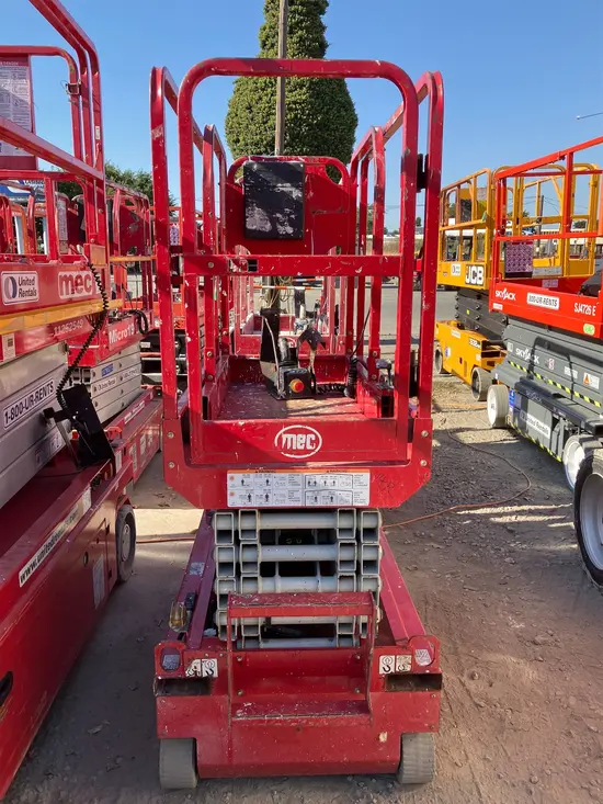 2018 MEC MICRO 19 Scissor Lift