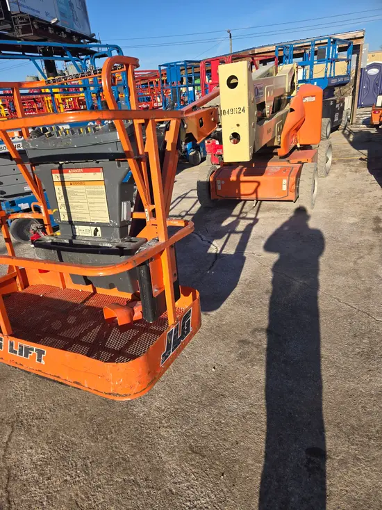 2016 JLG E450AJ Articulating Boom Lift