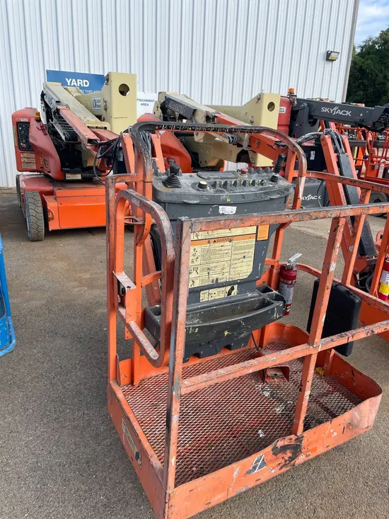 2012 JLG E400AJPN Articulating Boom Lift