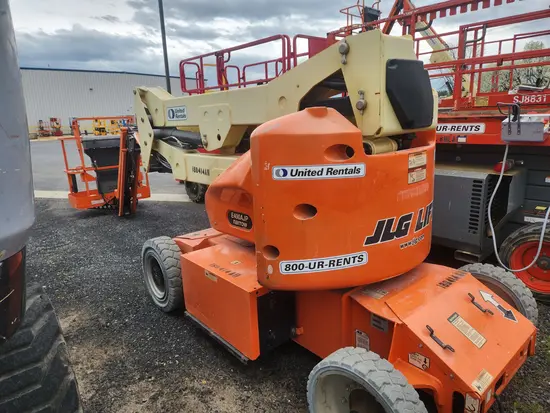 2016 JLG E400AJPN Articulating Boom Lift