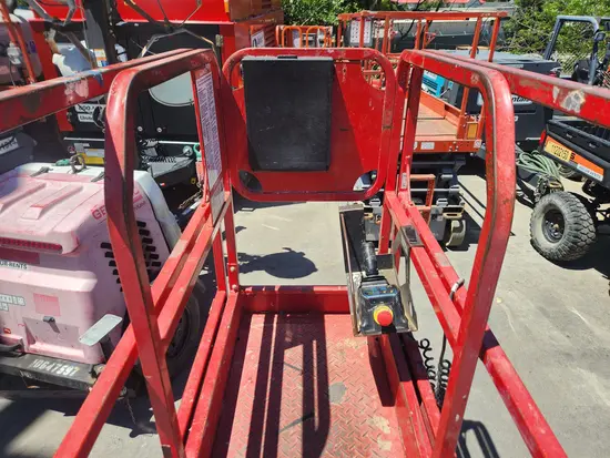 2019 MEC MICRO 19 Scissor Lift