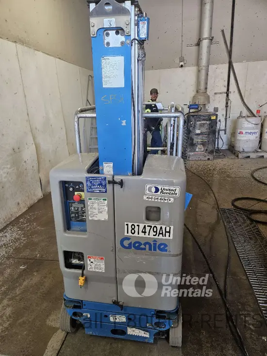 2016 Genie GR-20 Self-Propelled One-Person Lift
