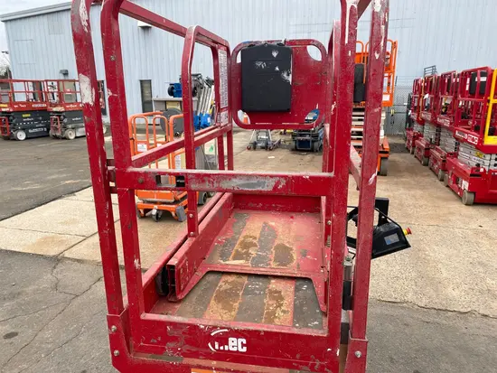 2017 MEC MICRO 19 Scissor Lift