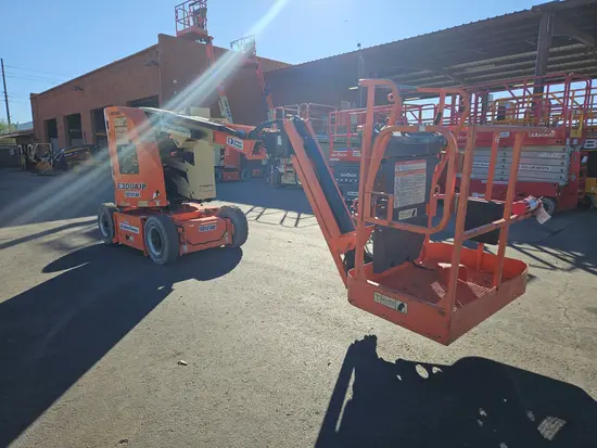 2016 JLG E300AJP Articulating Boom Lift