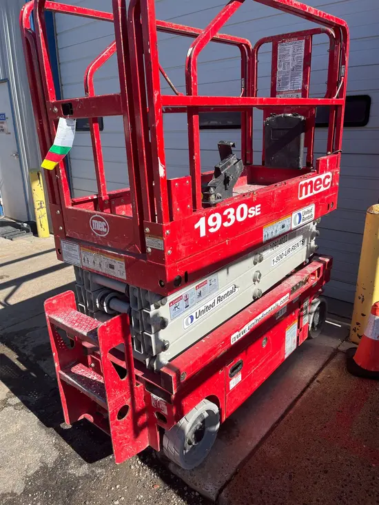 2019 MEC 1930SE Scissor Lift
