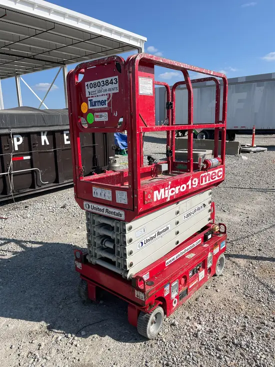 2018 MEC MICRO 19 Scissor Lift