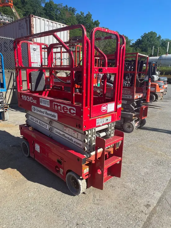 2018 MEC 1930SE Scissor Lift
