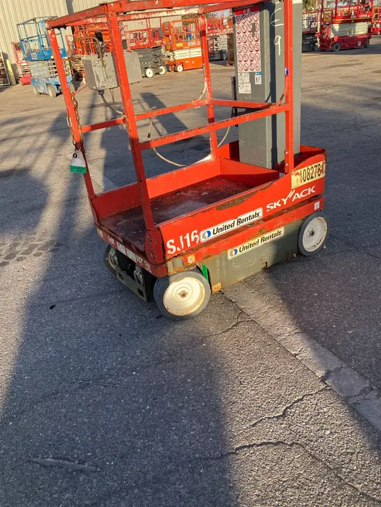 2018 Skyjack SJ16 Self-Propelled One-Person Lift