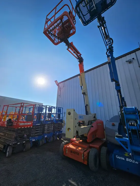 2013 JLG E400AJPN Articulating Boom Lift