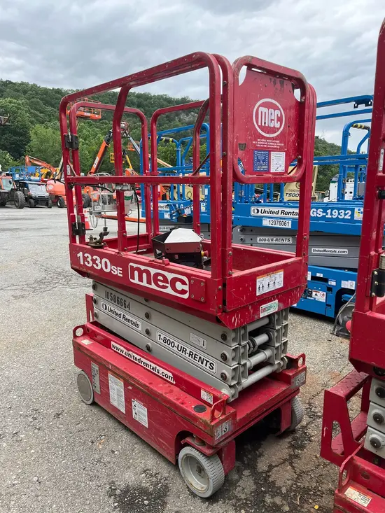 2017 MEC 1330SE Scissor Lift
