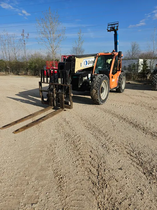 2018 JLG 742 Forklift