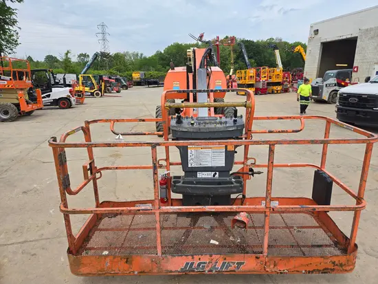 2017 JLG 800AJ Articulating Boom Lift