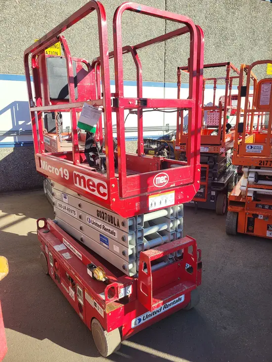 2018 MEC MICRO 19 Scissor Lift