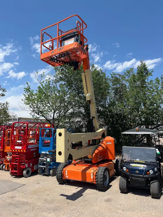 2016 JLG E450AJ Articulating Boom Lift