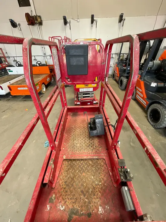 2018 MEC 1330SE Scissor Lift
