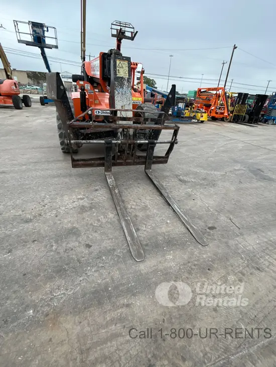 2017 SKYTRAK 10054 Forklift
