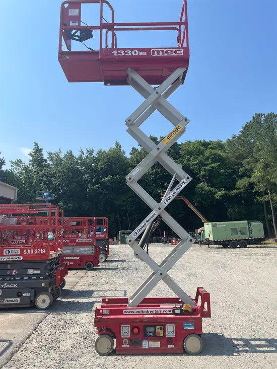 2018 MEC 1330SE Scissor Lift