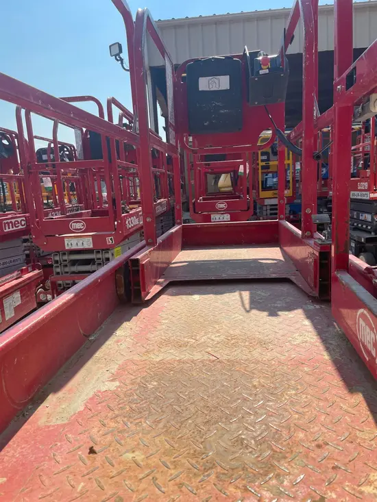 2018 MEC 1330SE Scissor Lift
