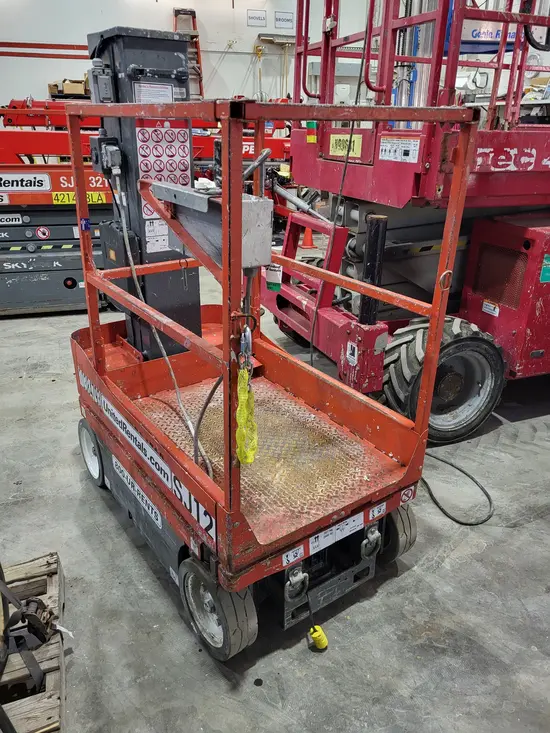 2015 Skyjack SJ12 Self-Propelled One-Person Lift