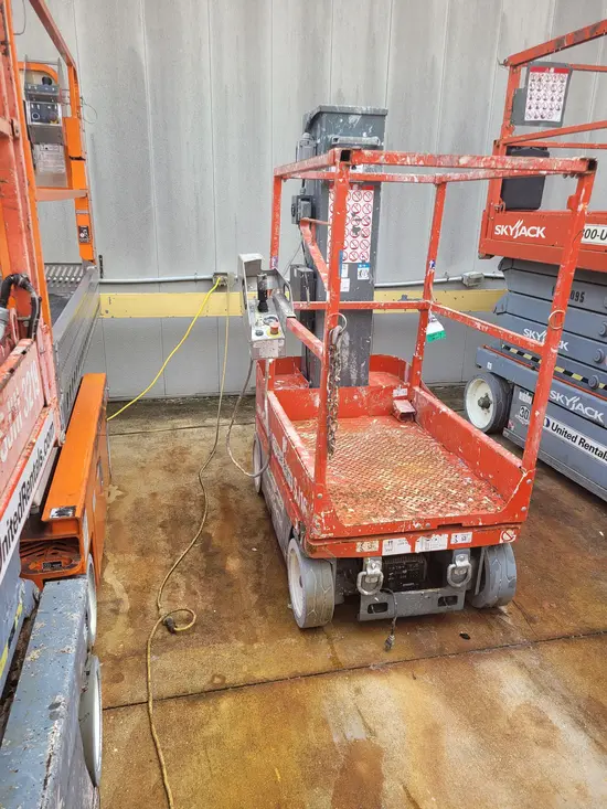 2017 Skyjack SJ16 Self-Propelled One-Person Lift