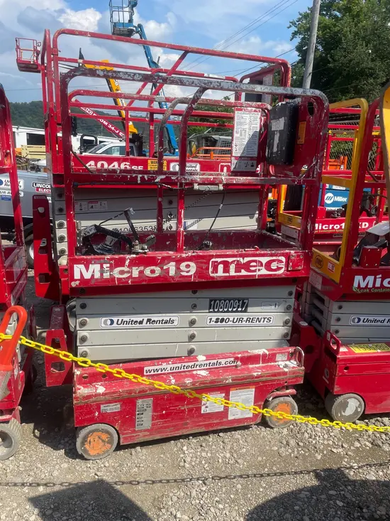 2018 MEC MICRO 19 Scissor Lift