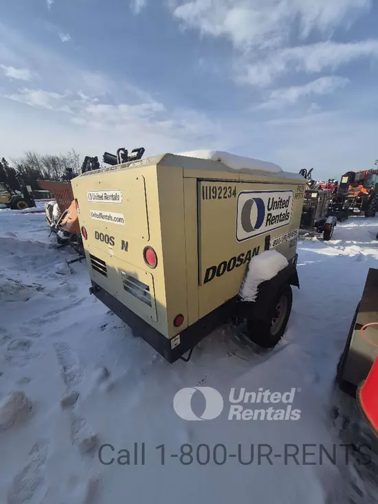 2021 Doosan P425/HP375WCU Air Compressor