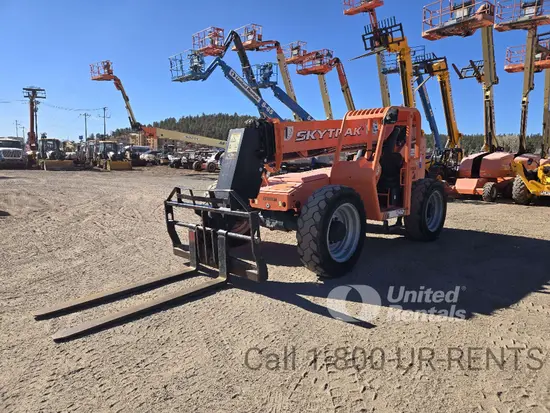 2018 SKYTRAK 8042 Forklift