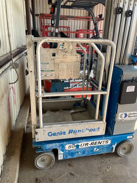 2017 Genie GR-20 Self-Propelled One-Person Lift