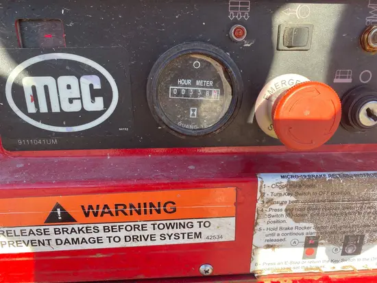 2018 MEC MICRO 19 Scissor Lift