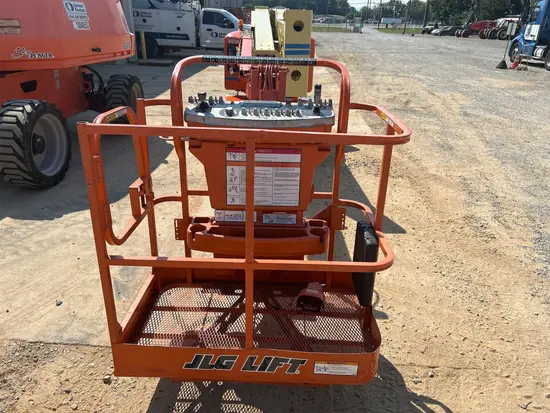 2015 JLG E400AJPN Articulating Boom Lift