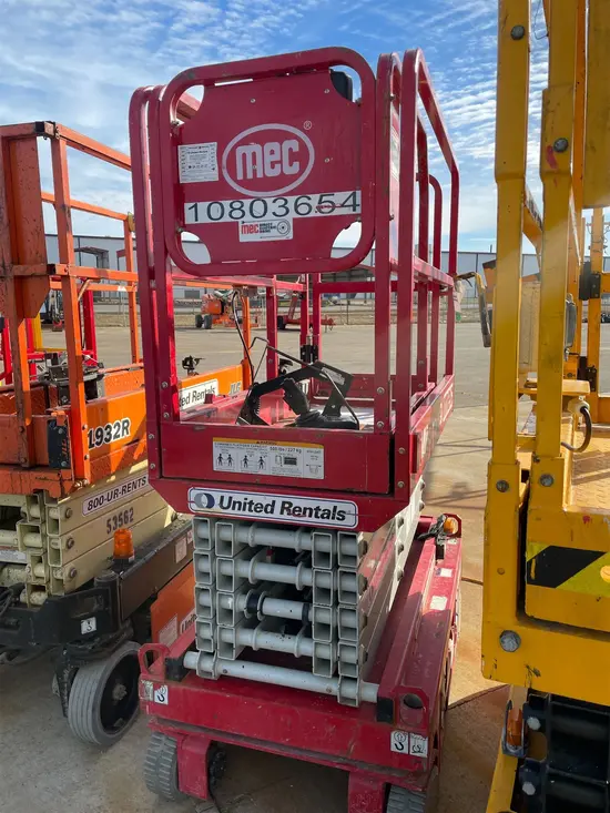 2018 MEC MICRO 19 Scissor Lift