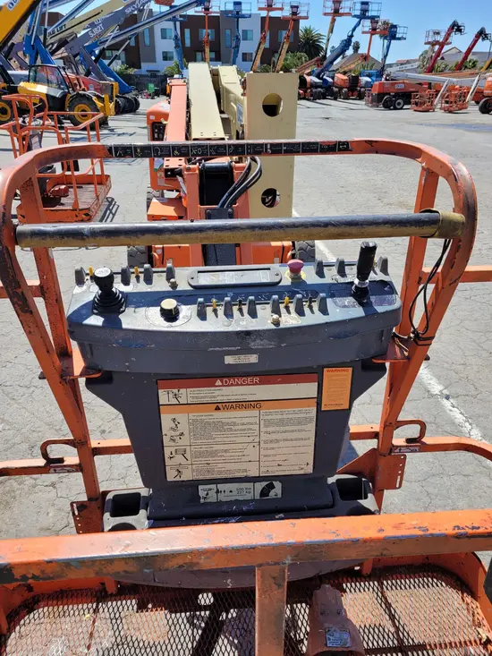 2017 JLG E450AJ Articulating Boom Lift